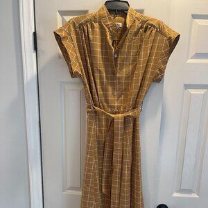 Calvin Klein  long button up Tan White long size 4 Plaid Dress